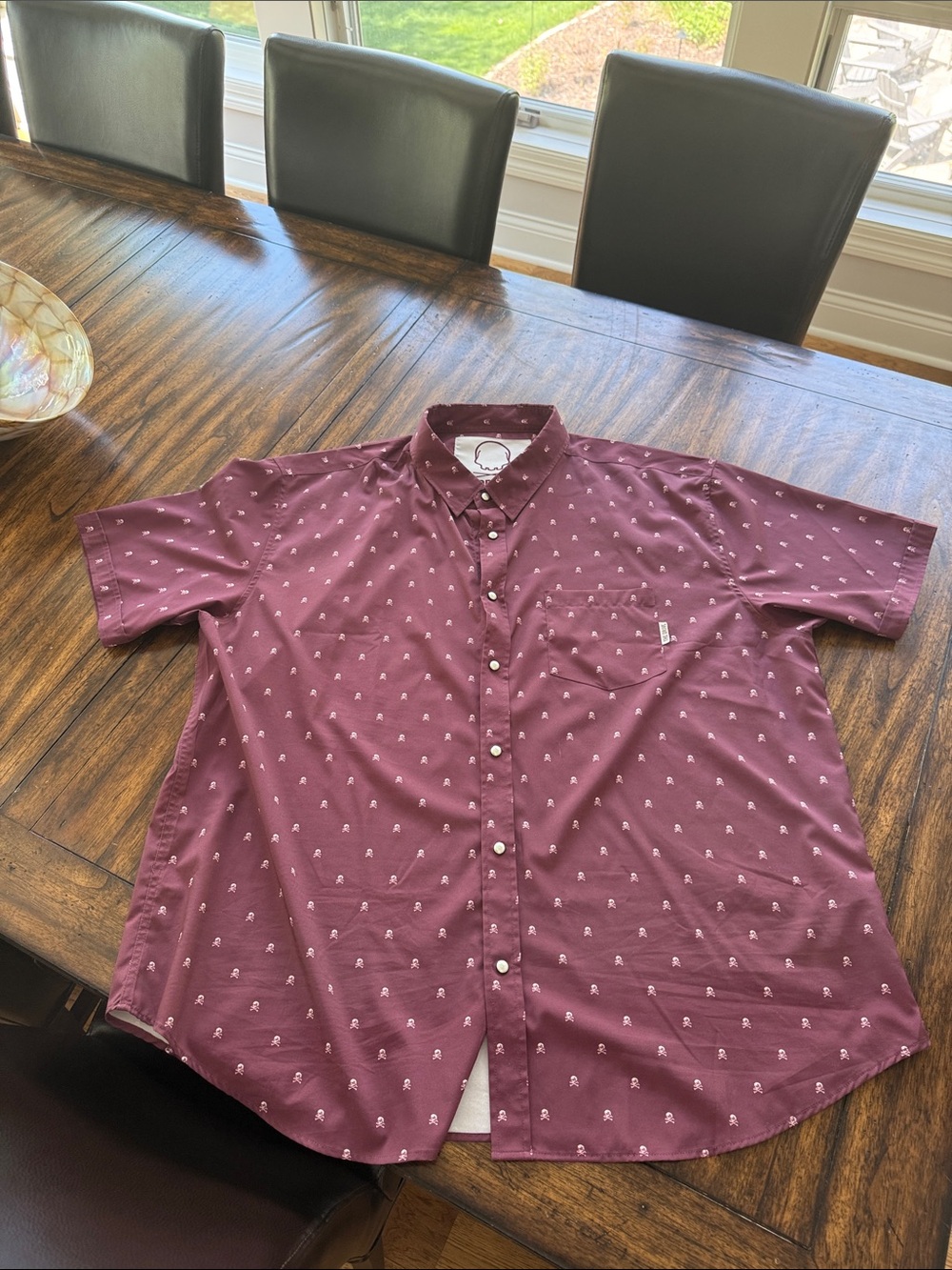 Casual Short-Sleeve Button-Down Shirt in Burgundy